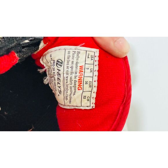 Original Heelys Pro 20 X2 Wheeled Shoes Kids Youth 4 Black Red Yellow Flames - Picture 7 of 8